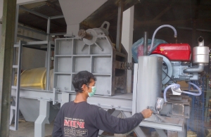 Proses Pengecatan Mesin Stone Crusher